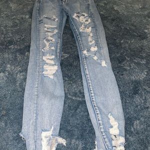 6 Regular American Eagle Ripped Jeans💙
